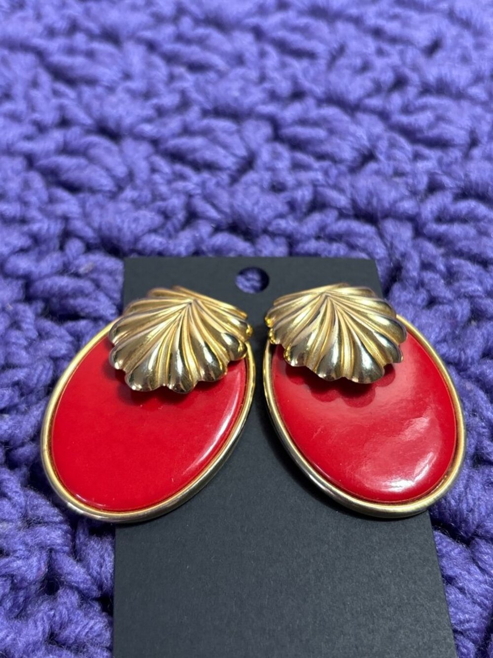Vintage 80s Statement Earrings Red Plastic Oval Goldtone Scalloped Shell 1.75 in
